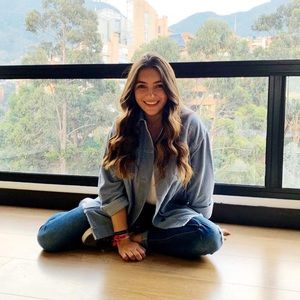 Meet your Posher, Valeria